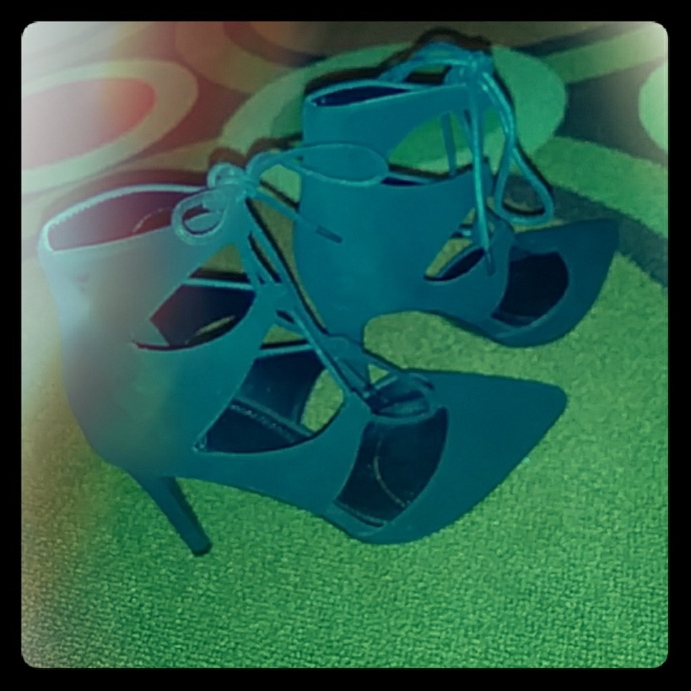 Lace up black heels - Picture 1 of 5